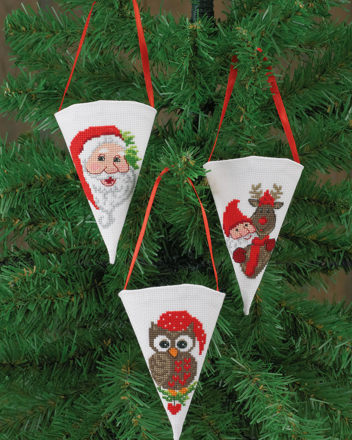 Kræmmerhuse med Nisser, Ugle & Rudolf – Broderikit (7×10 cm) 3 stk