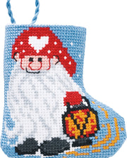 Nisse Lille Julestok – Broderikit (7 x 8 cm)