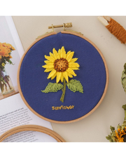 Solsikke – Broderikit (ca. 25 x 25 cm)