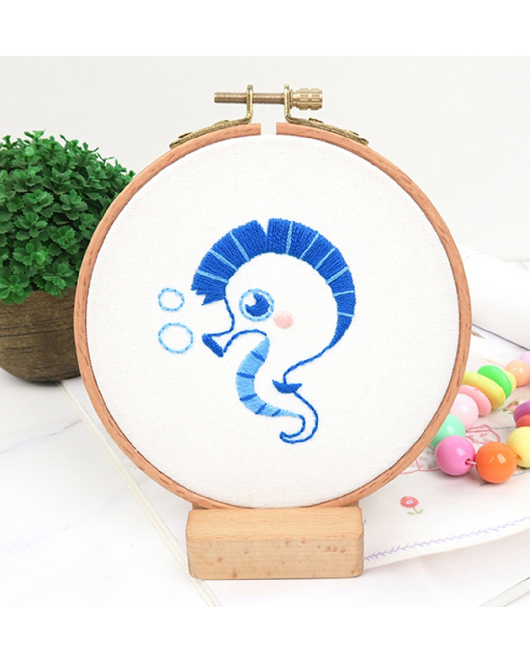 Søhest – Broderikit (Ø11 cm) inkl. ramme