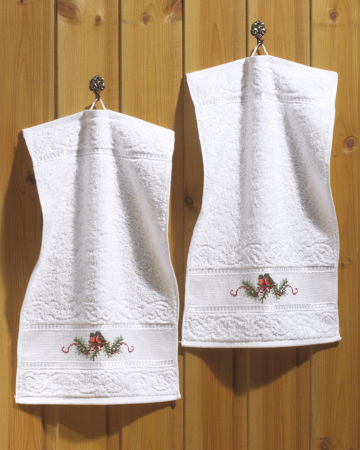 Dompapper på Håndklæde – Broderikit (30 x 50 cm) 2 stk.