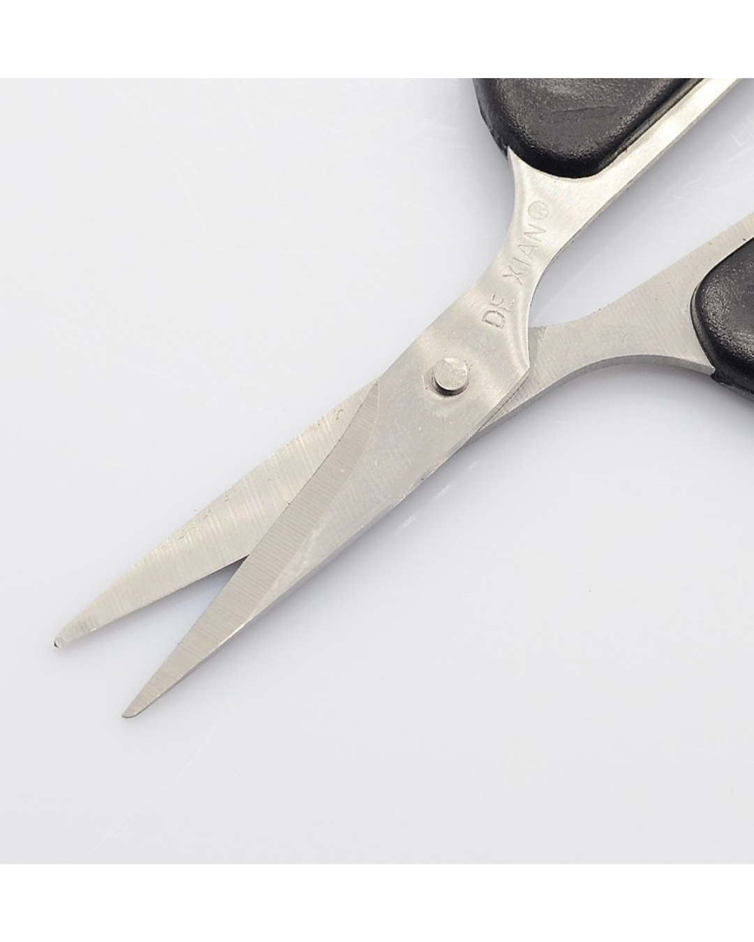 Broderisaks – Metal med Sort Plastdækning (12 cm)