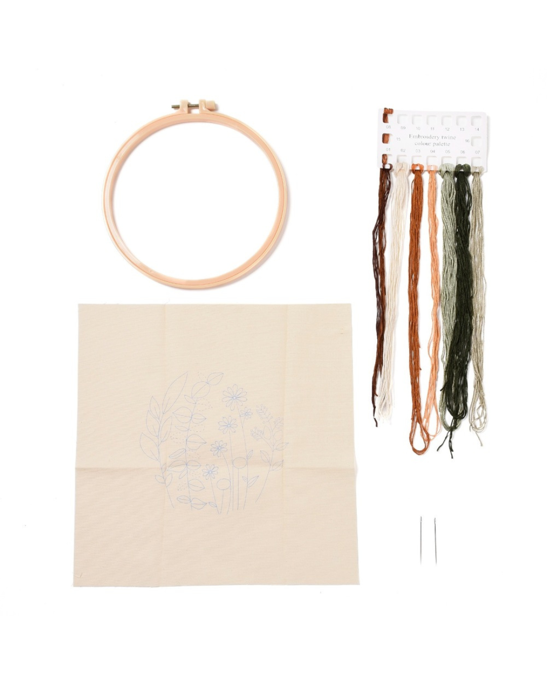 Blomster- og bladmotiv – Broderikit (Ø18 cm)