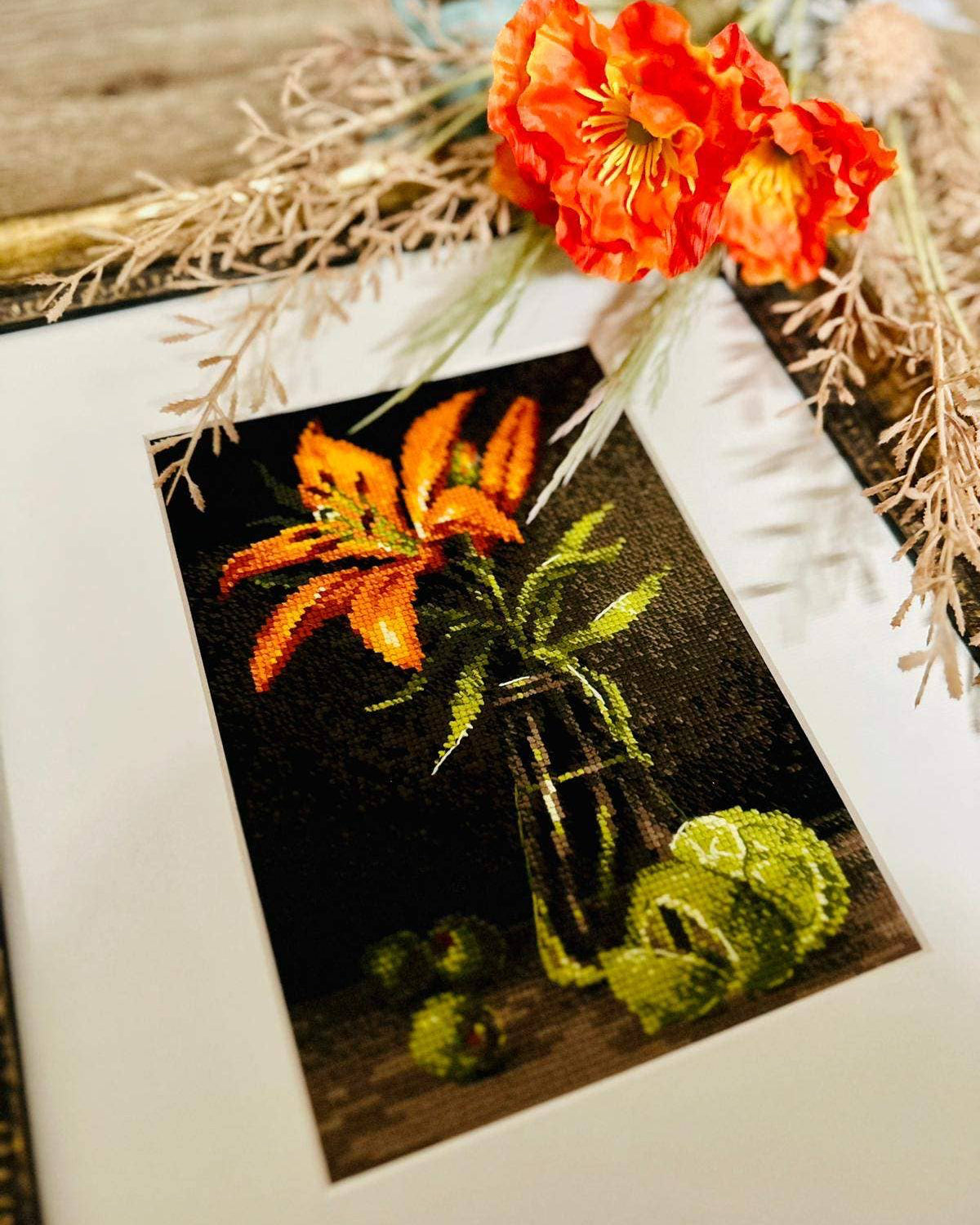 Lilje og Lime – RIOLIS Broderikit (15 x 21 cm)
