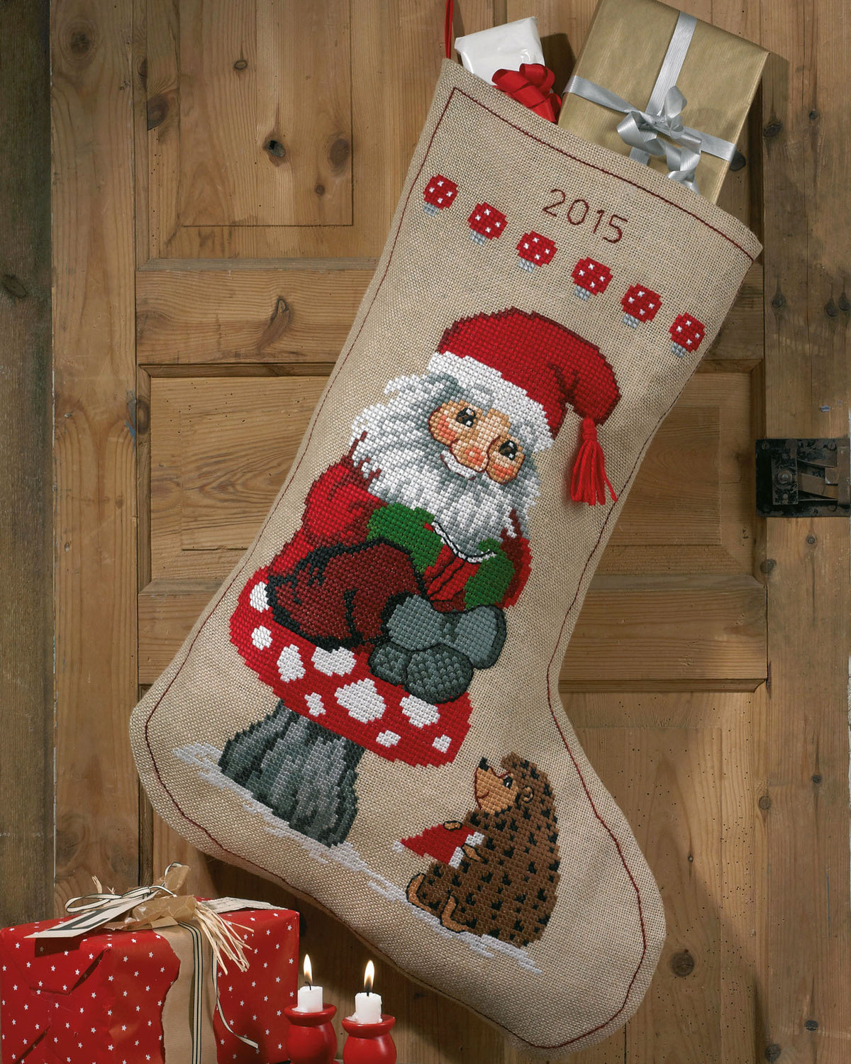 Julesok XL med Nisse og Pindsvin – Broderikit (60 x 84 cm)