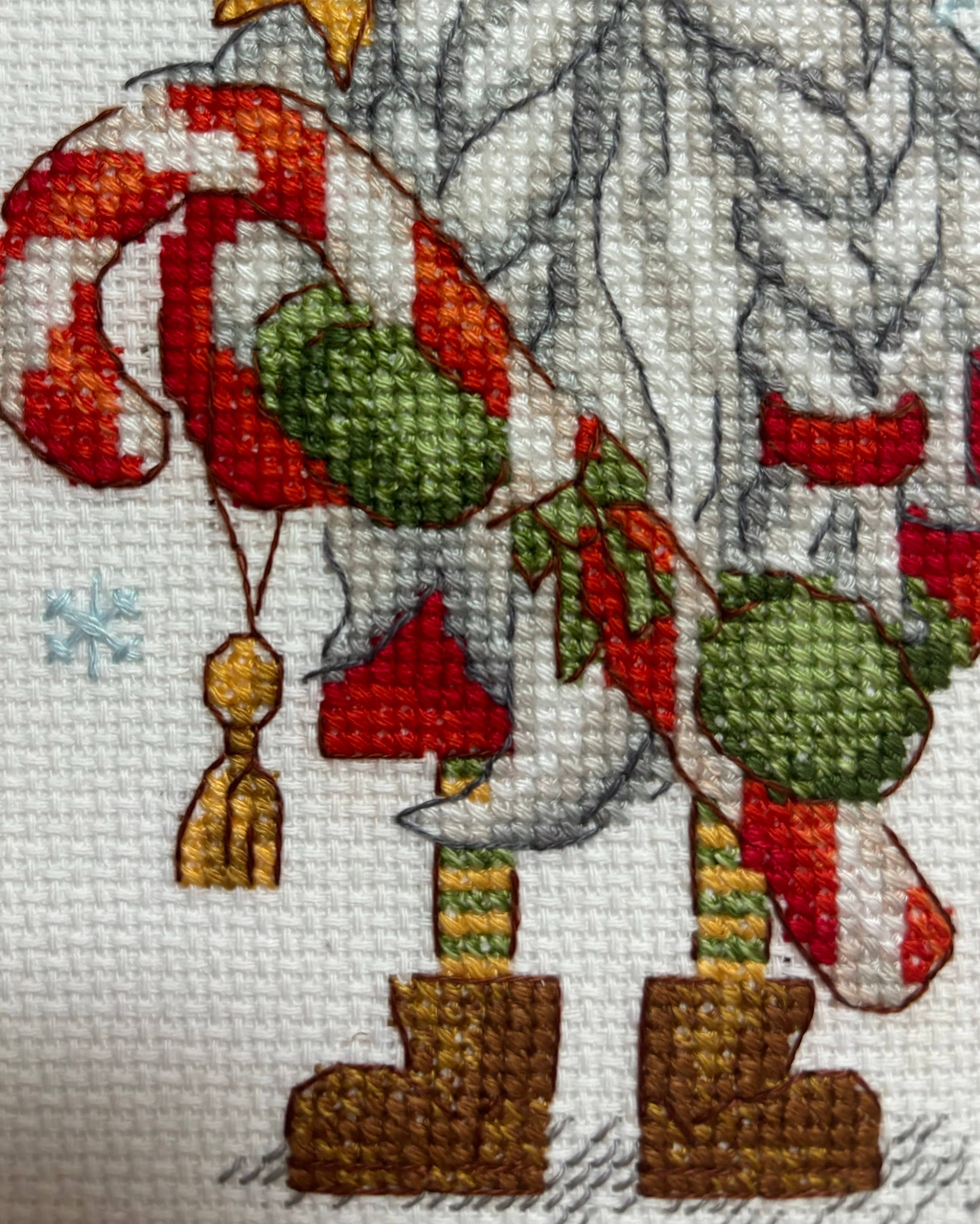 Farverige Nisser – RIOLIS Broderikit (30 x 21 cm)