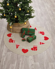 Juletræstæppe Sok, Hjerte & Kræmmerhus – Broderikit (Ø125 cm)