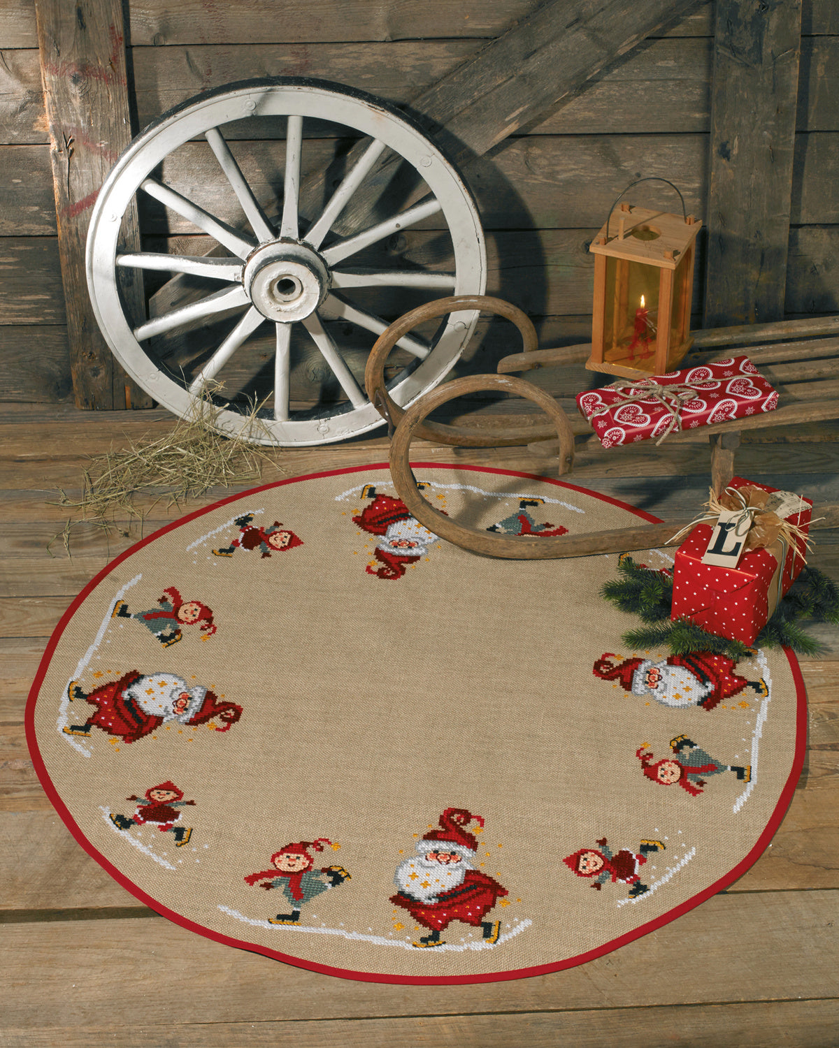 Juletræstæppe Skøjteløb – Broderikit (Ø120 cm)
