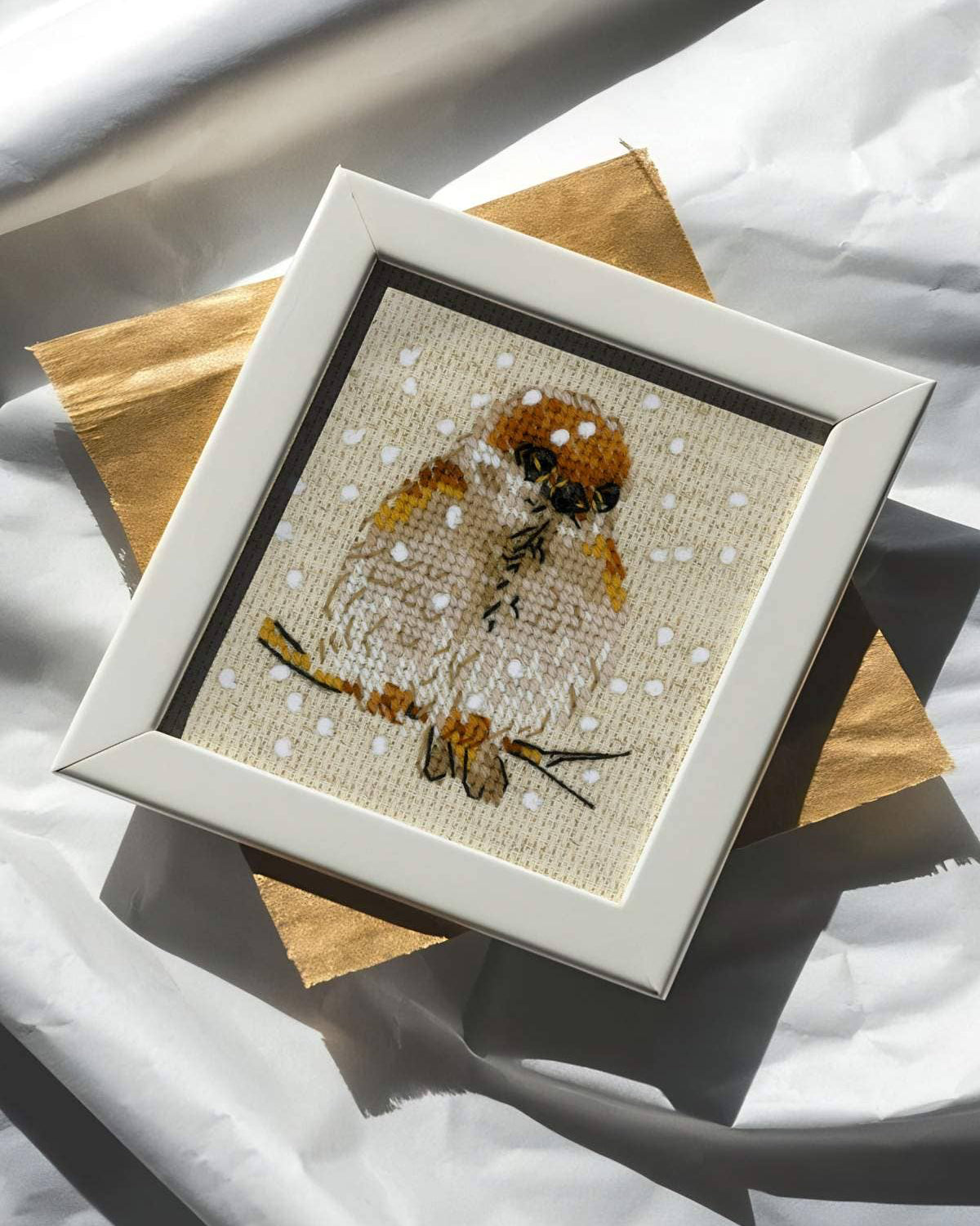 Spurv – RIOLIS Broderikit (10 x 10 cm)