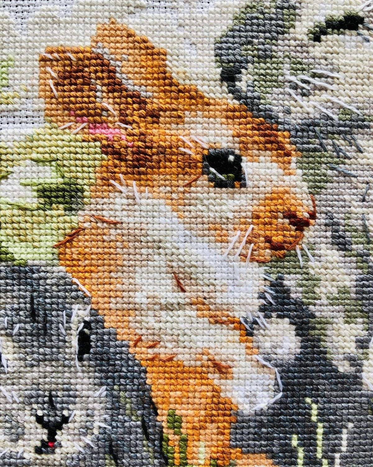 Sjove Kaniner – RIOLIS Broderikit (40 x 25 cm)