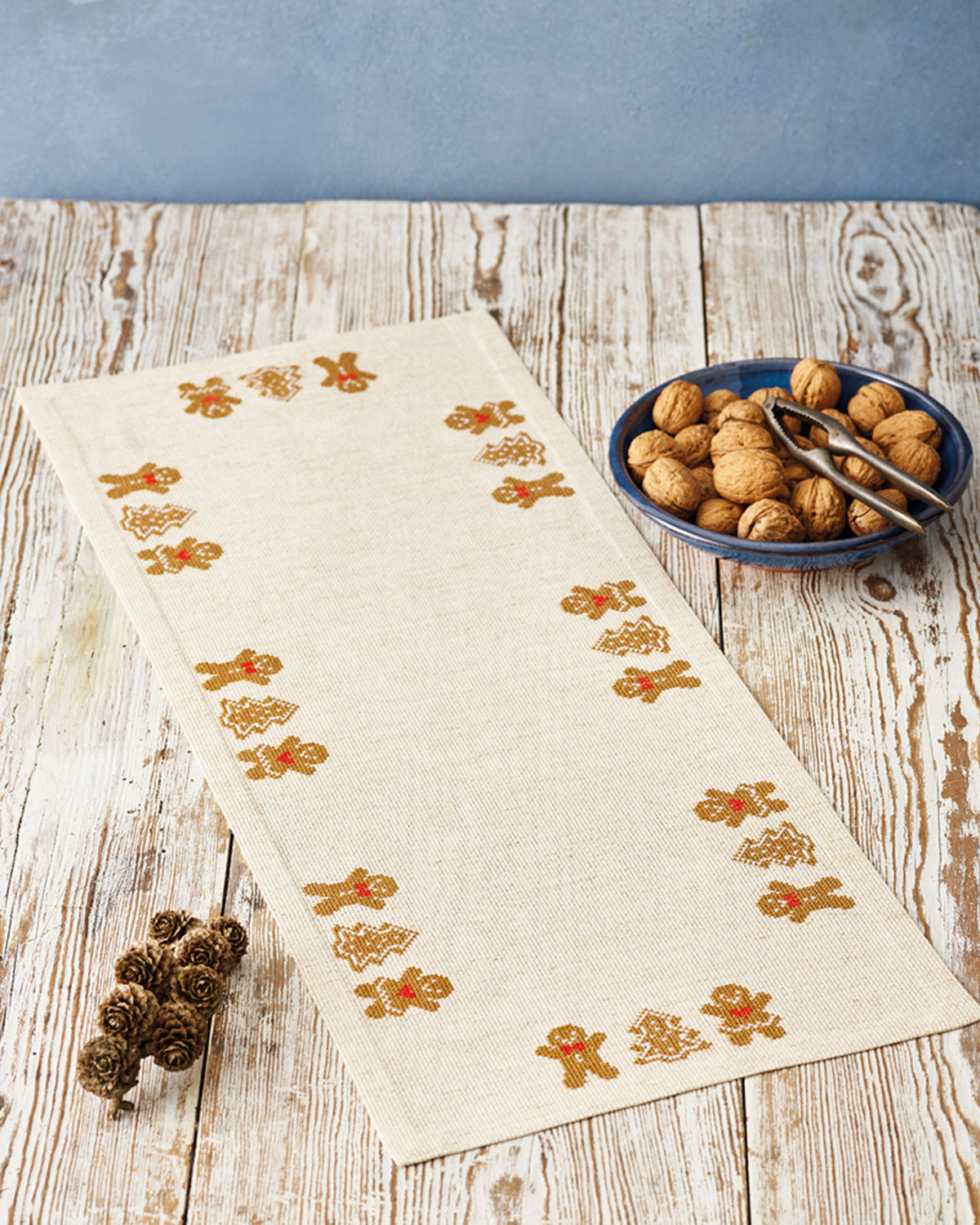 Peberkager bordløber - Broderikit (26 x 63 cm)