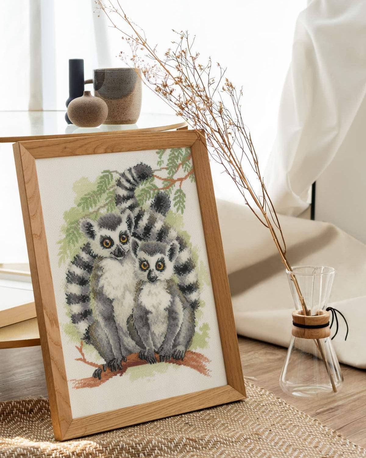 Lemurer – RIOLIS Broderikit (24 x 30 cm)