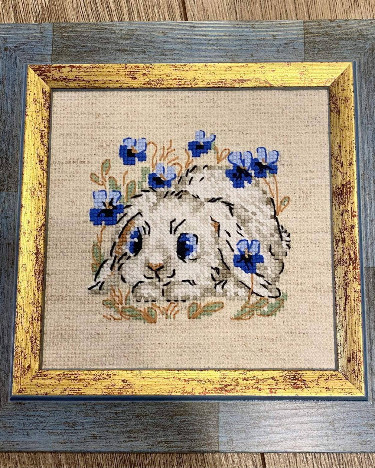 Lille Kanin – RIOLIS Broderikit (13 x 13 cm)