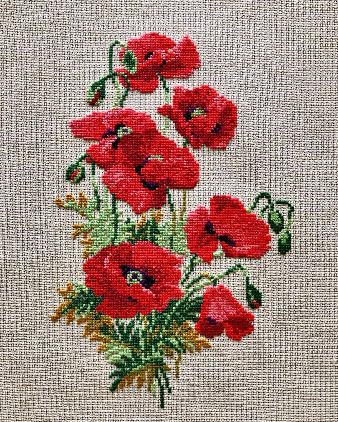 Vilde Valmuer – RIOLIS Broderikit (21 x 30 cm)