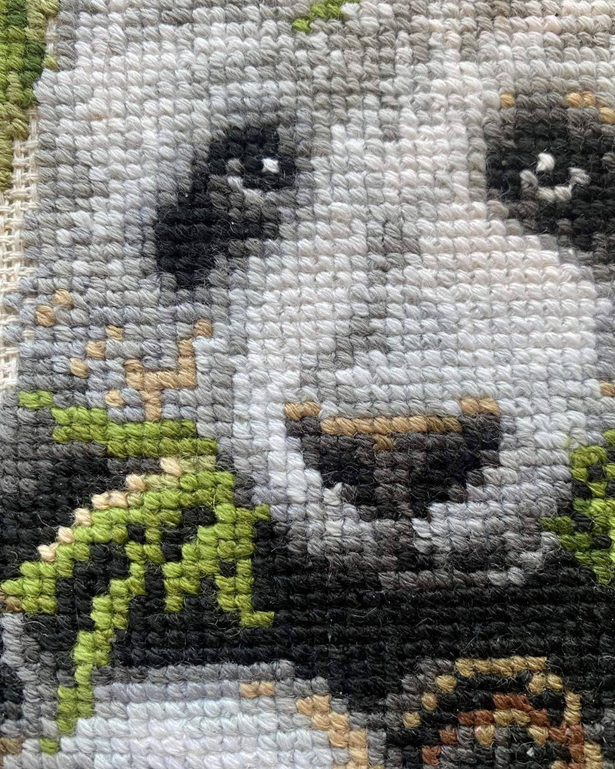 Panda med Unge – RIOLIS Broderikit (22 x 38 cm)