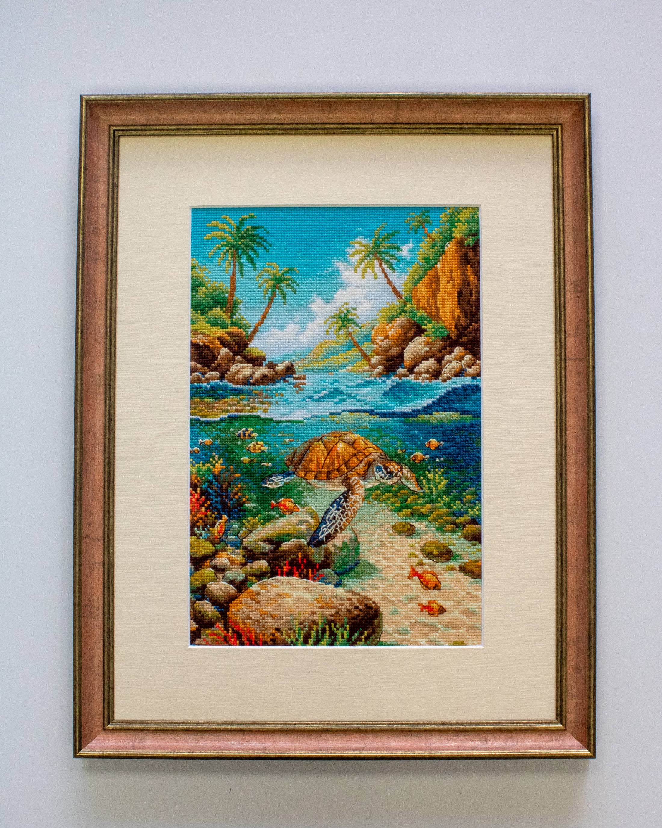Skildpadde Under Vandet – RIOLIS Broderikit (21 x 30 cm)
