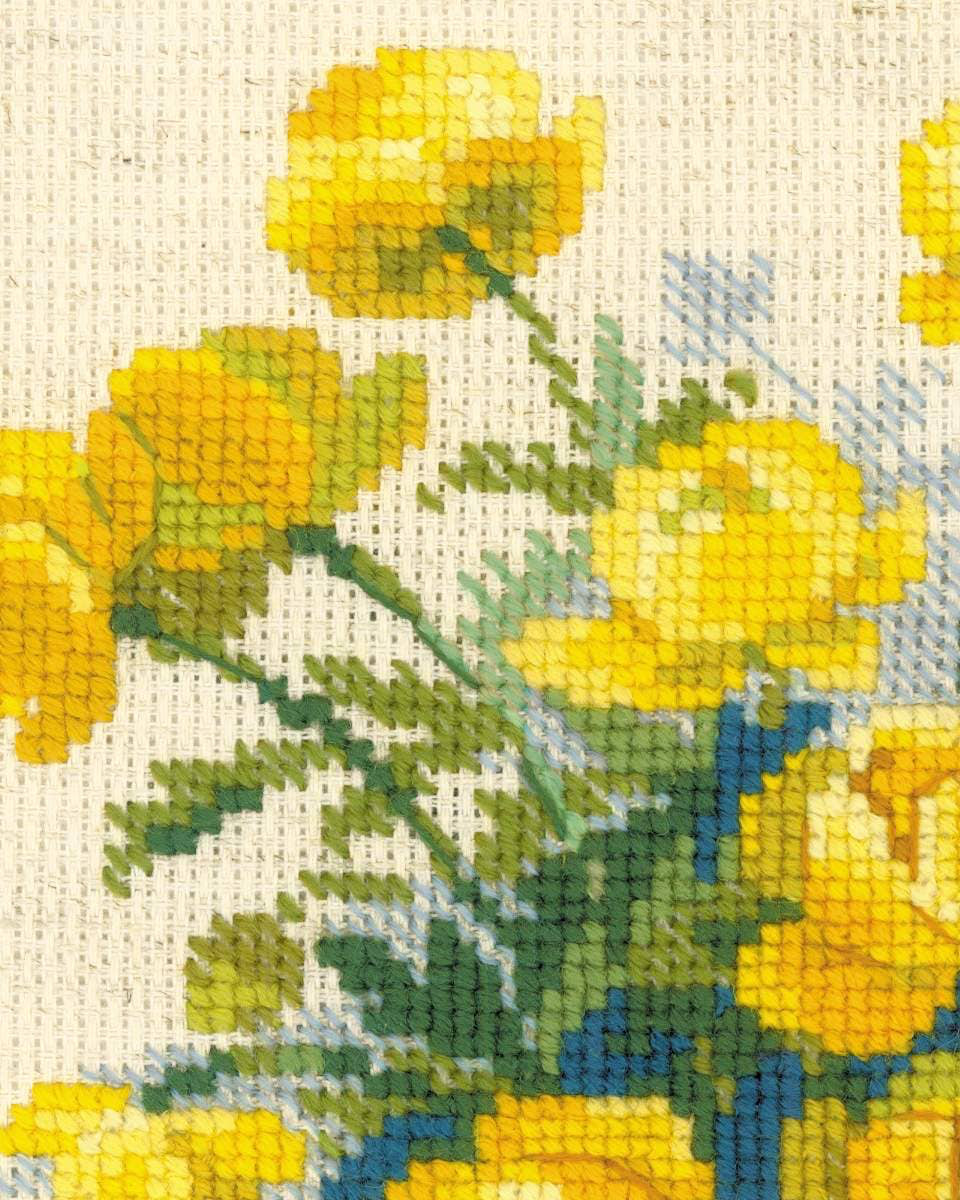 Globeblomst – RIOLIS Broderikit (20 x 20 cm)