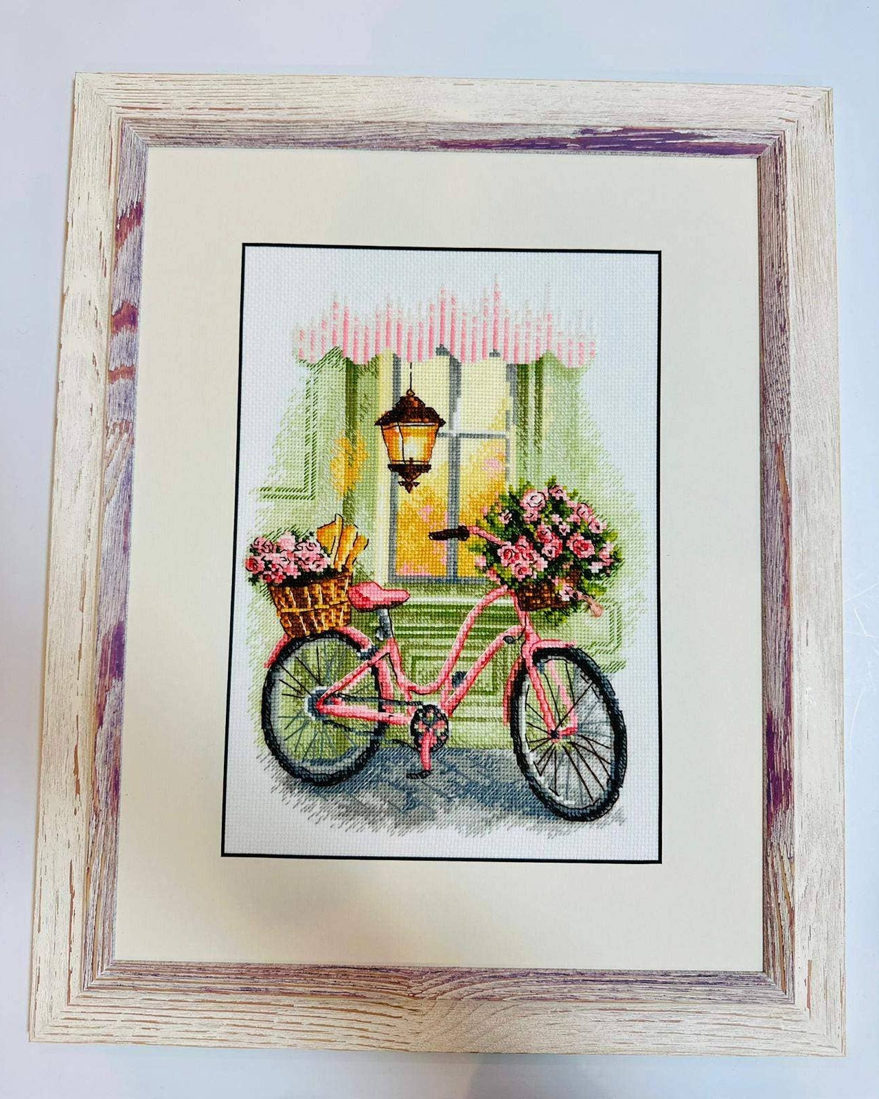 En Blomsterrejse – RIOLIS Broderikit (21 x 30 cm)