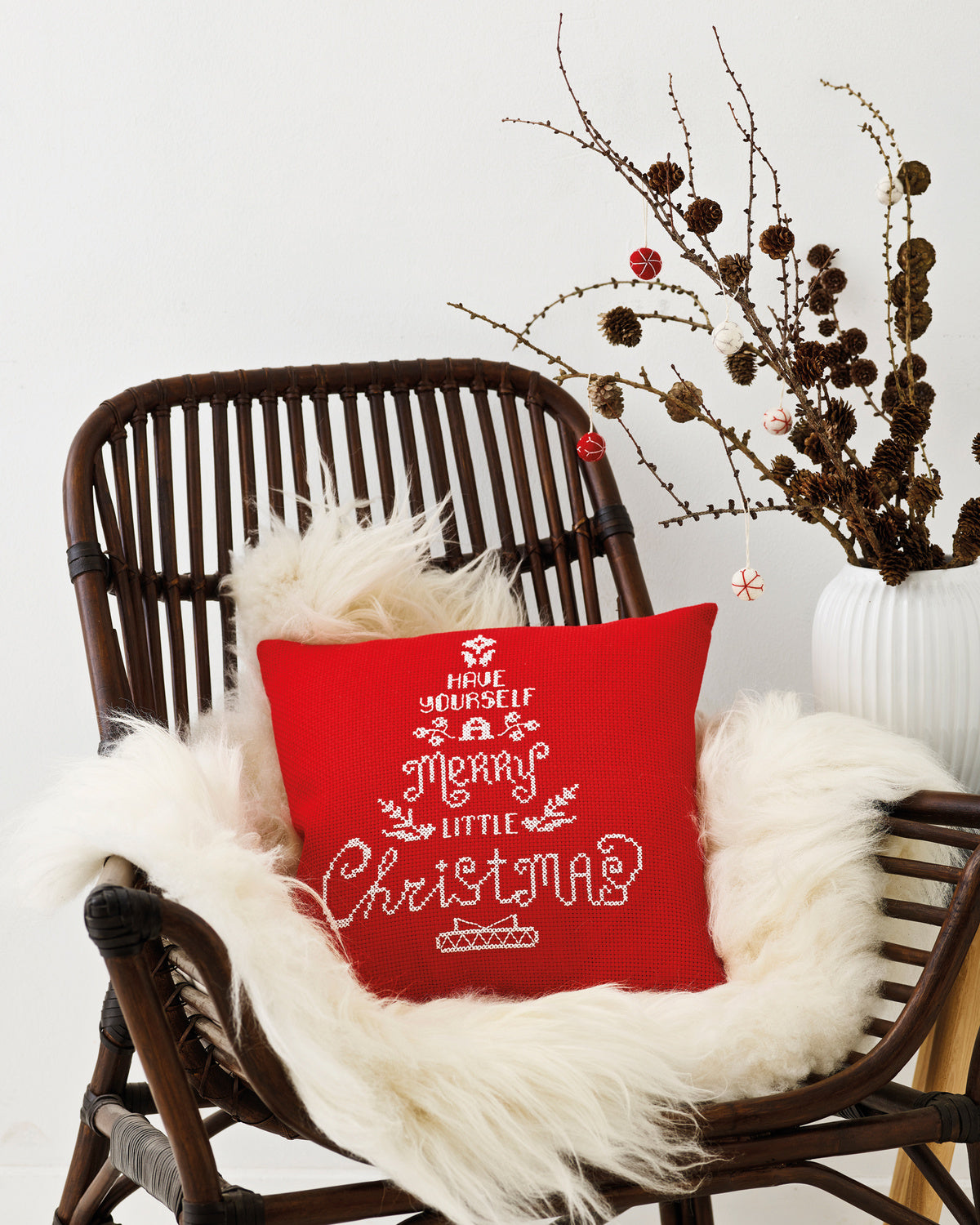 Merry Little Christmas Pude – Broderikit (40 x 40 cm)