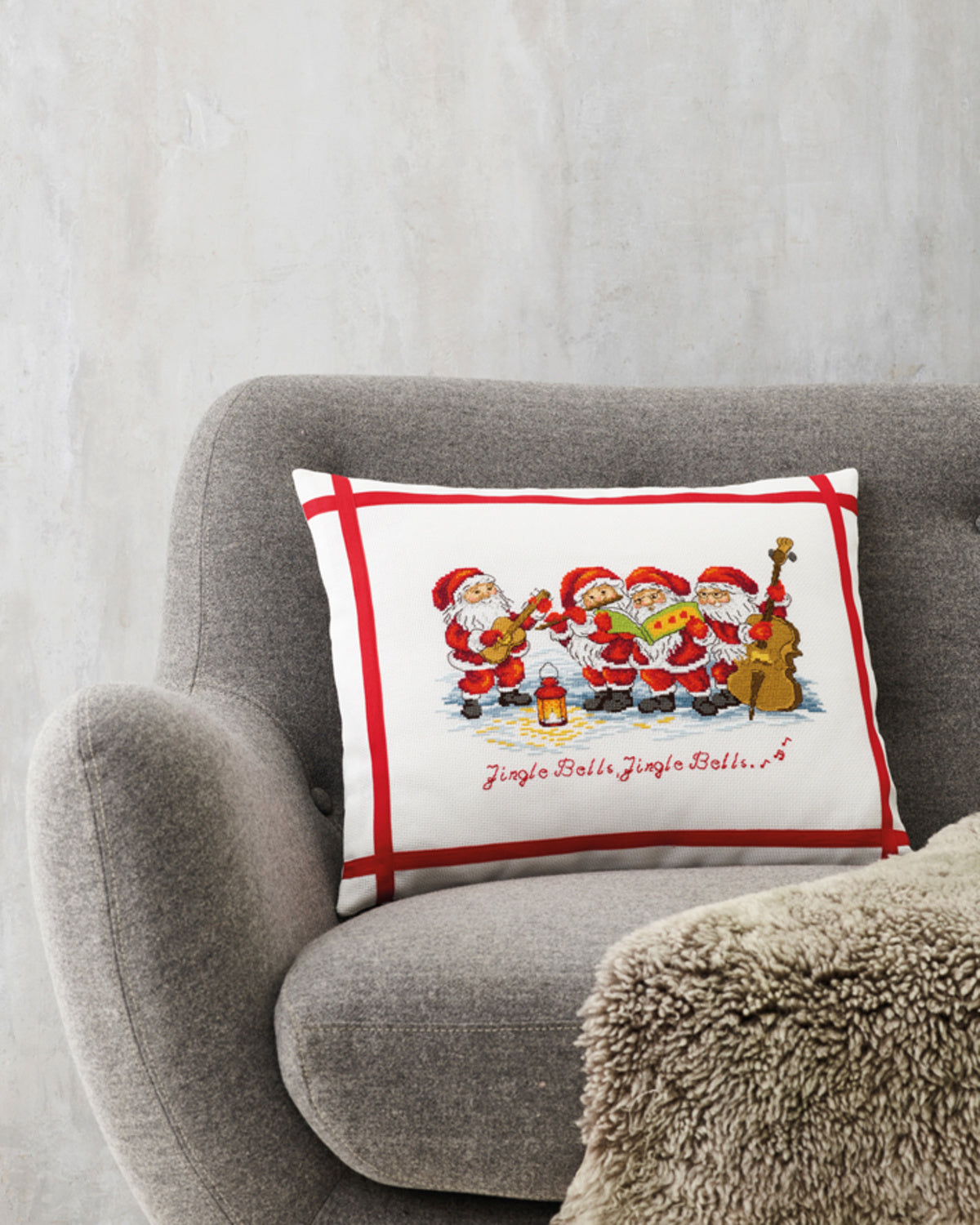 Orkesternisserne Pude – Broderikit (45 x 35 cm)
