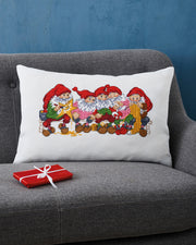 Nissehygge Pude – Broderikit (58 x 40 cm)