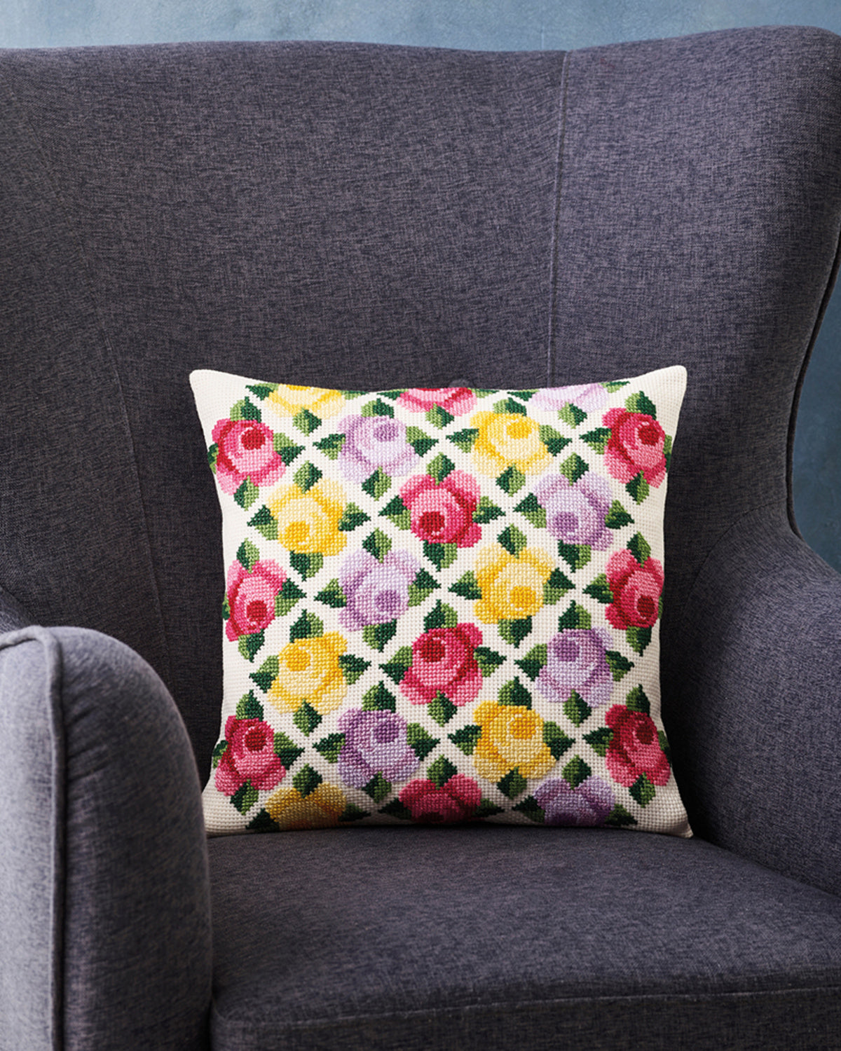 Rose Pude – Broderikit (40 x 40 cm)