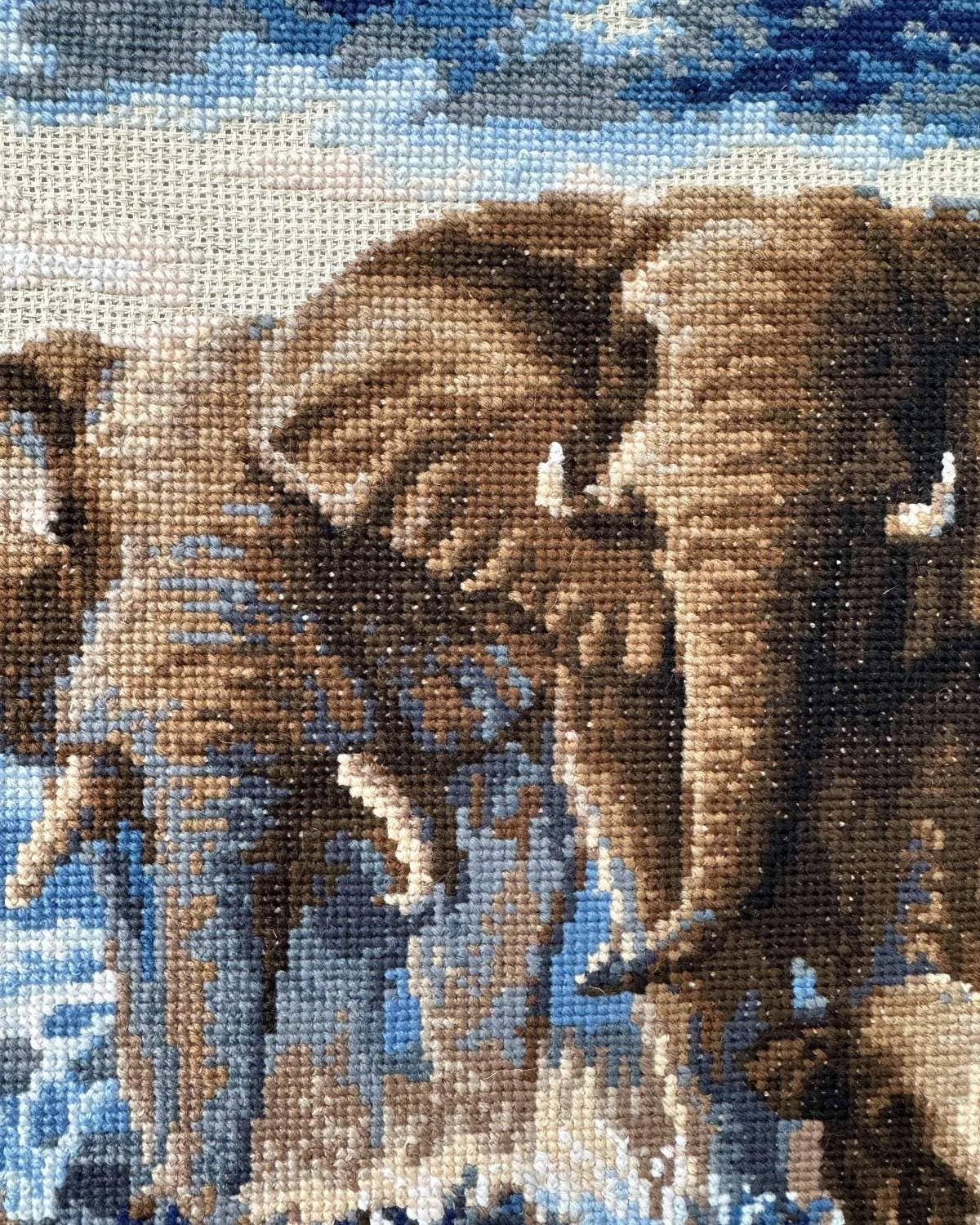 Elefanter i Savannen – RIOLIS Broderikit (40 x 30 cm)