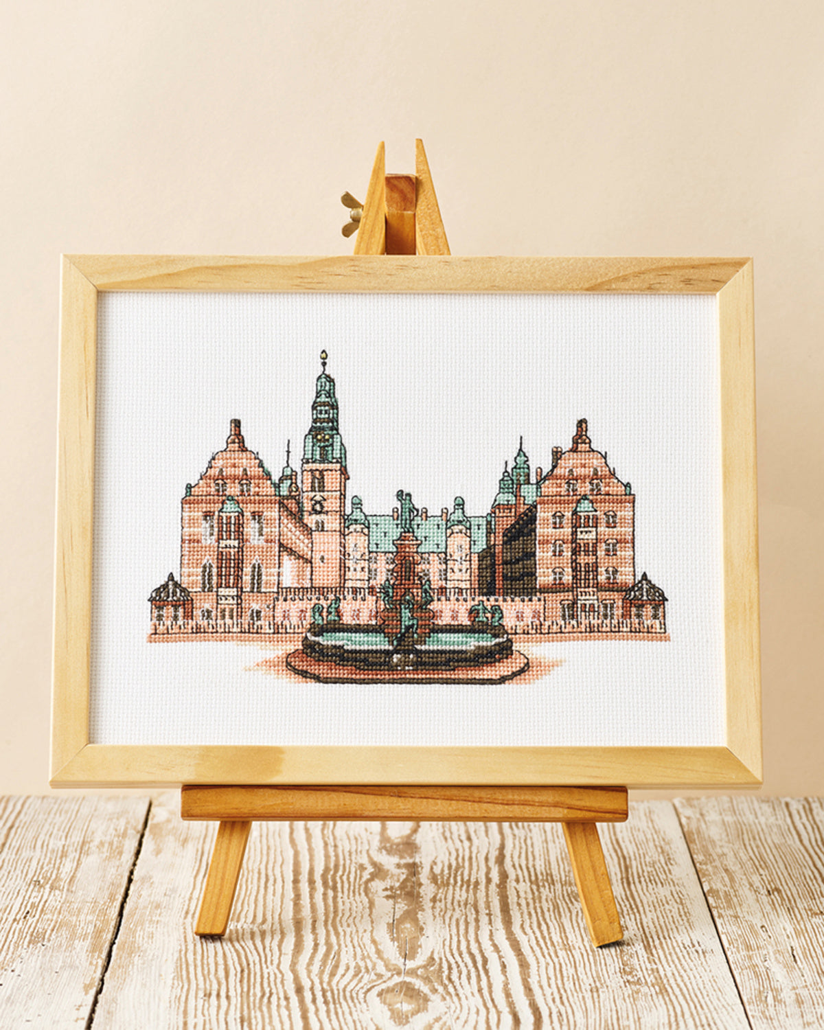 Frederiksborg – Broderikit (24 x 18 cm)