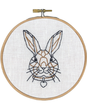 Kanin i streg – Broderikit (Ø 13 cm)