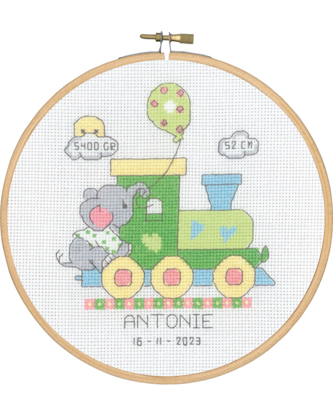 Fødselsbillede med Tog & Elefant – Broderikit (Ø18 cm) inkl. ramme