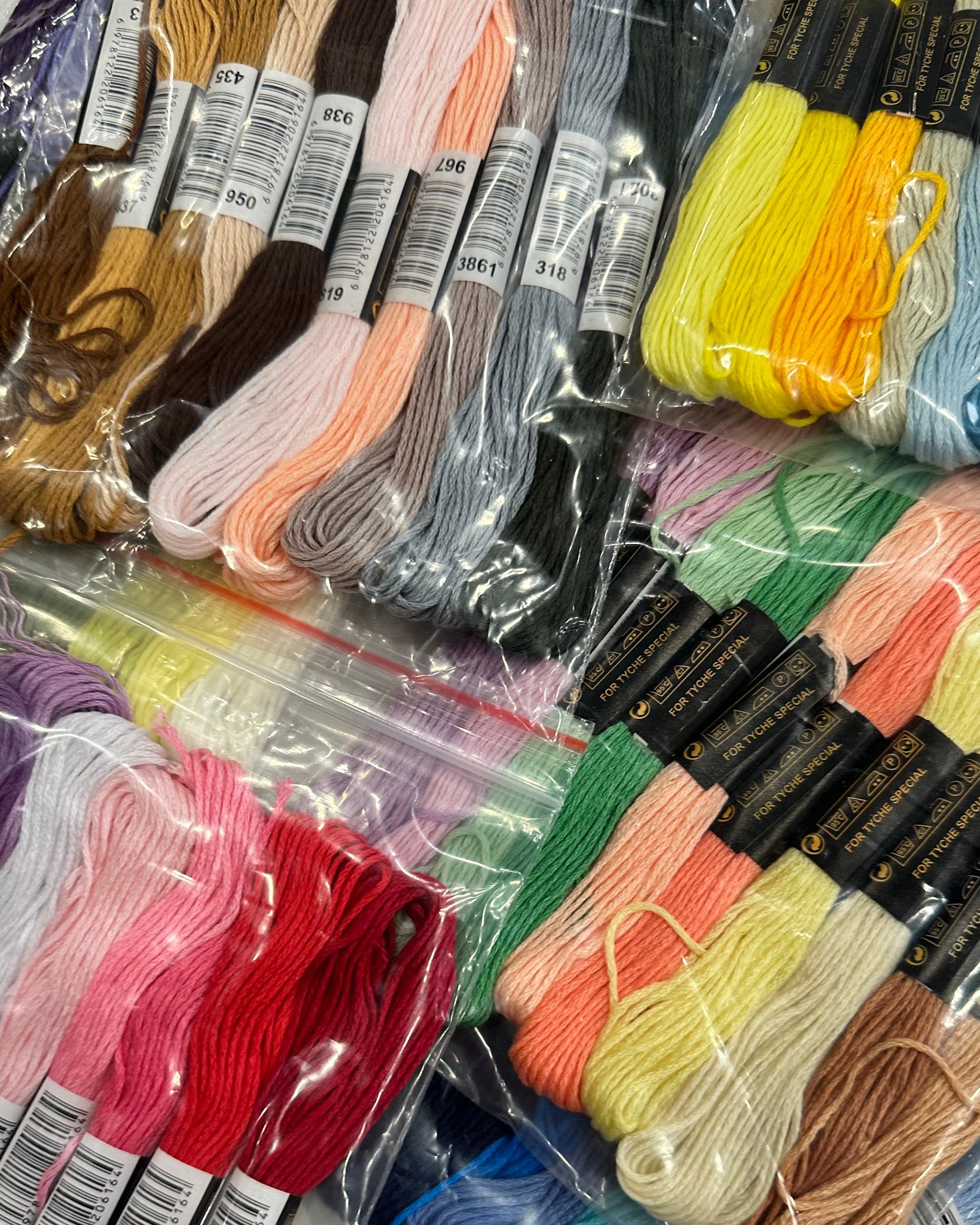 Broderigarn – 10 Dukker Polyester, assorterede farver