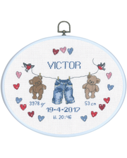 Fødselsbillede med Tørresnor – Broderikit (20 x 26 cm) inkl. ramme