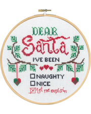 Dear Santa I’ve Been… Let Me Explain – Broderikit (Ø20 cm) inkl. ramme