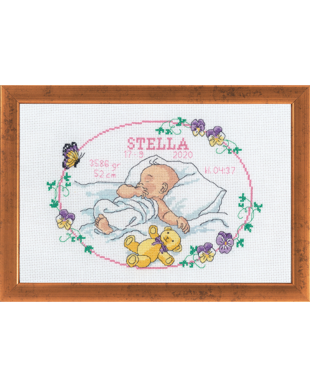 Fødselsbillede med sovende baby – Broderikit (30 x 20 cm)