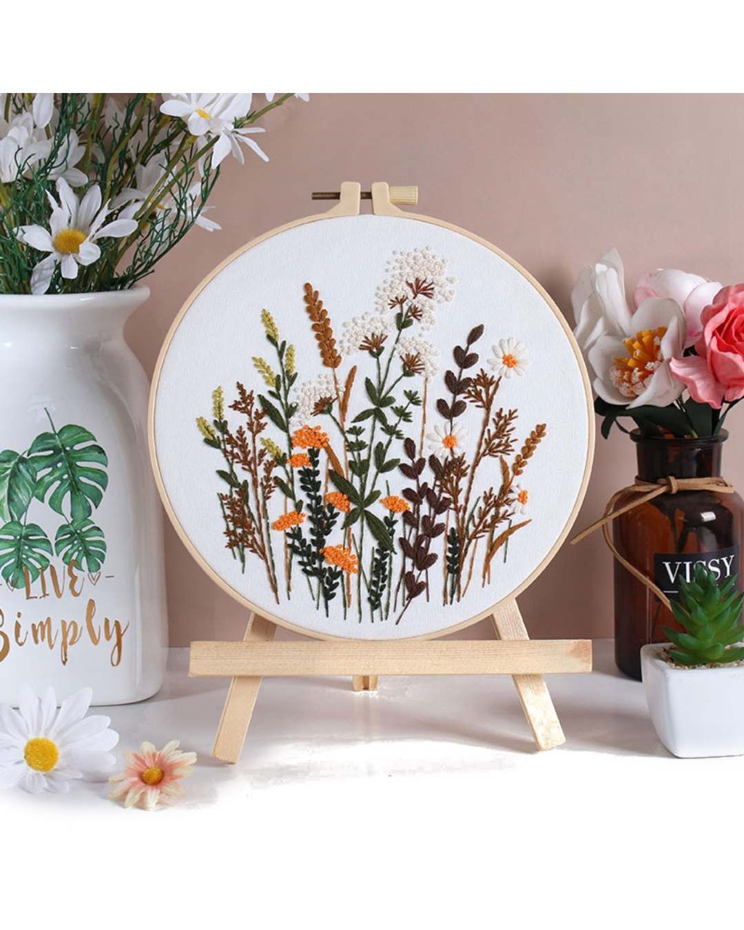 Blomster – Broderikit (Ø20 cm) inkl. ramme