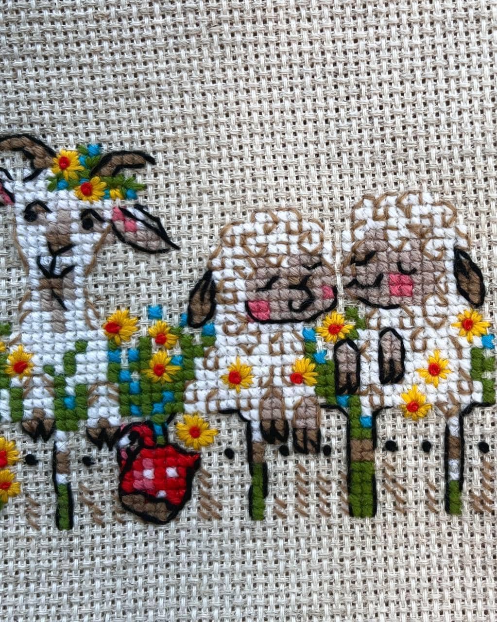 Får på stribe – RIOLIS Broderikit (24 x 8 cm)