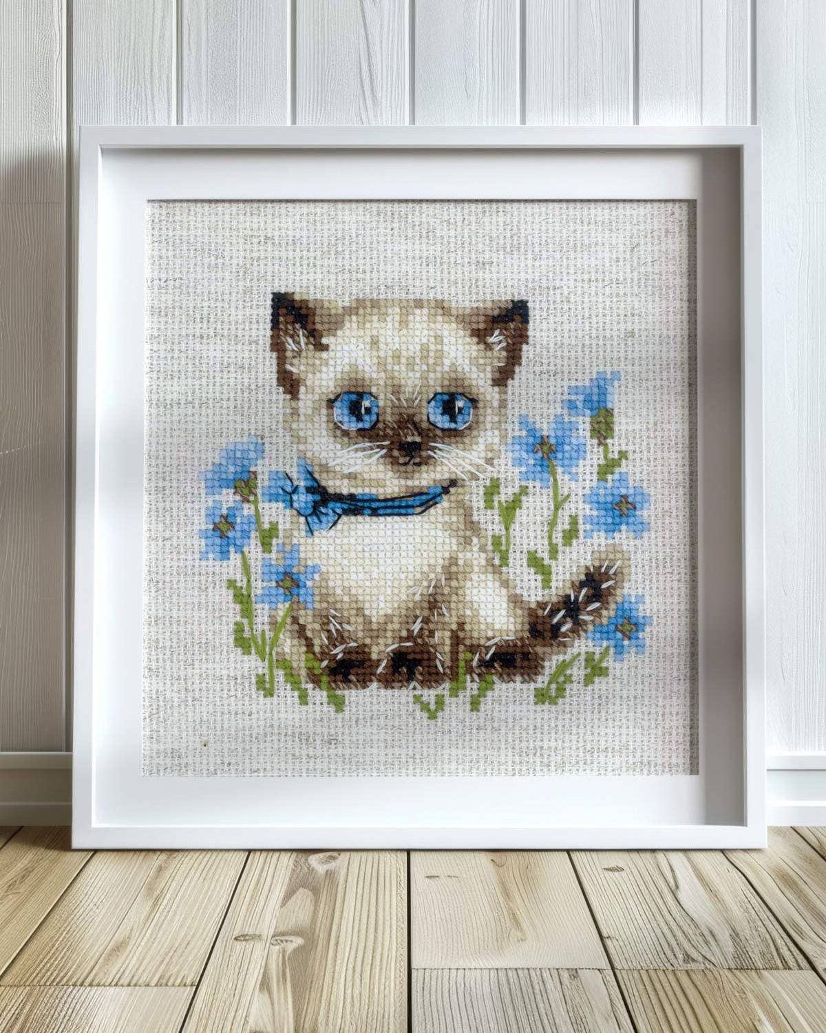 Siamesisk killing - RIOLIS Broderikit (15 x 15 cm)