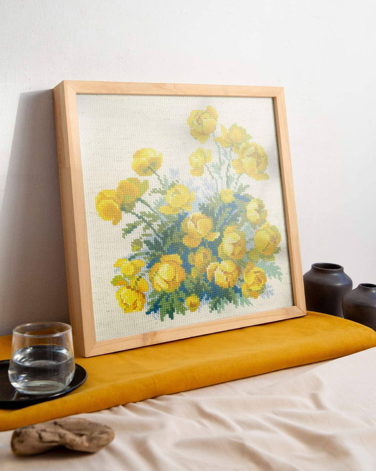 Globeblomst – RIOLIS Broderikit (20 x 20 cm)