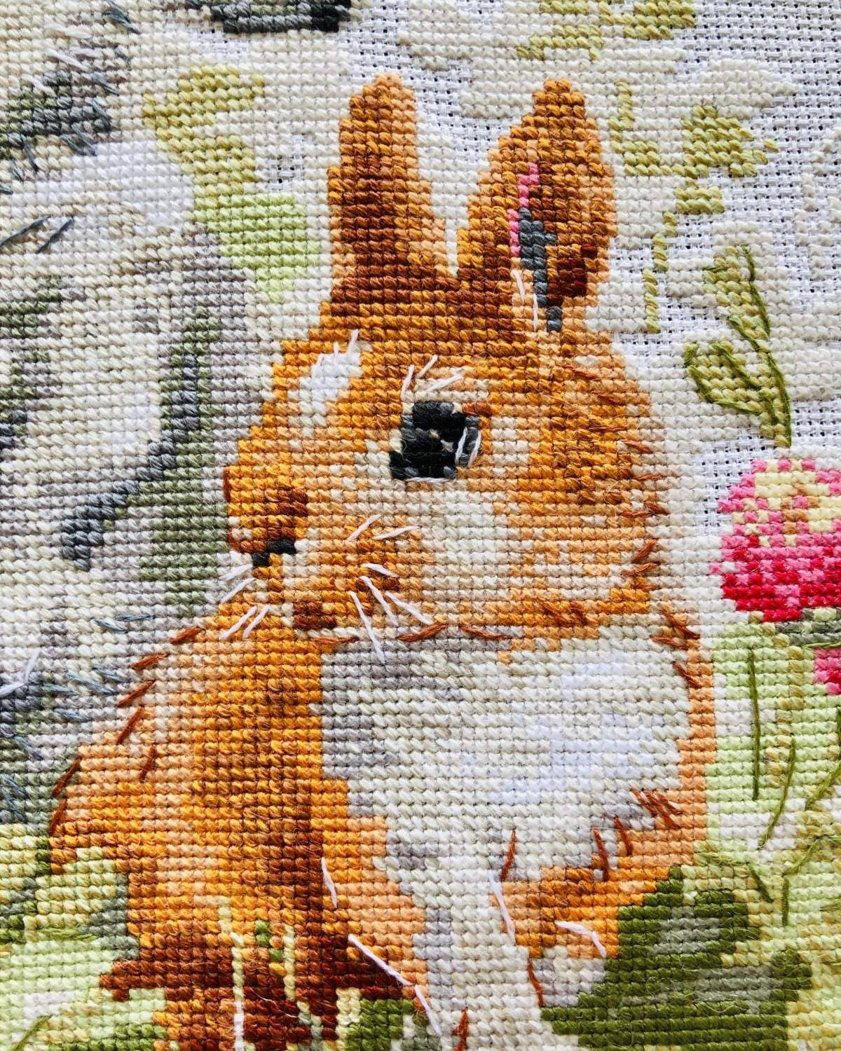 Sjove Kaniner – RIOLIS Broderikit (40 x 25 cm)
