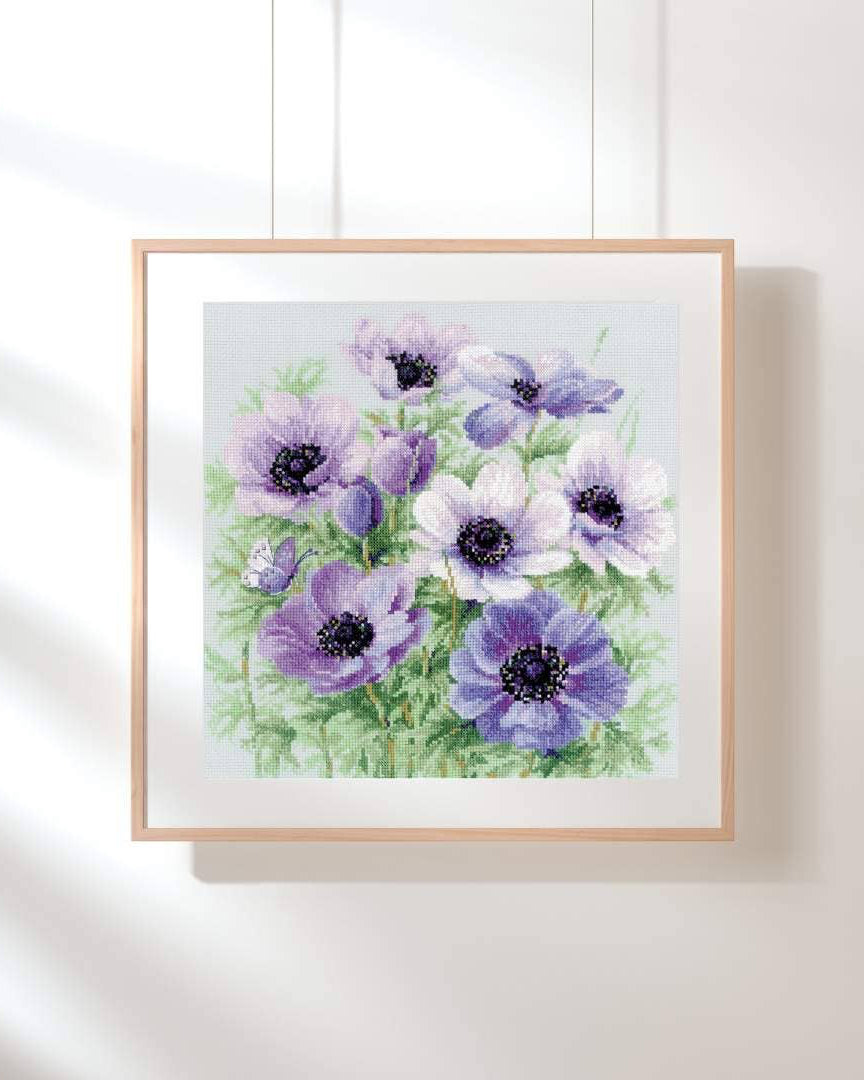 Lilla Anemoner - RIOLIS Broderikit (30 x 30 cm)