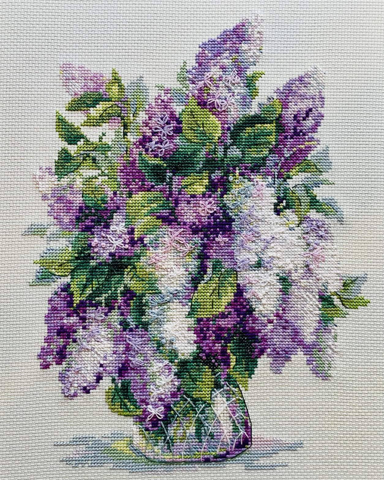 Blid Syren - RIOLIS Broderikit (24 x 30 cm)