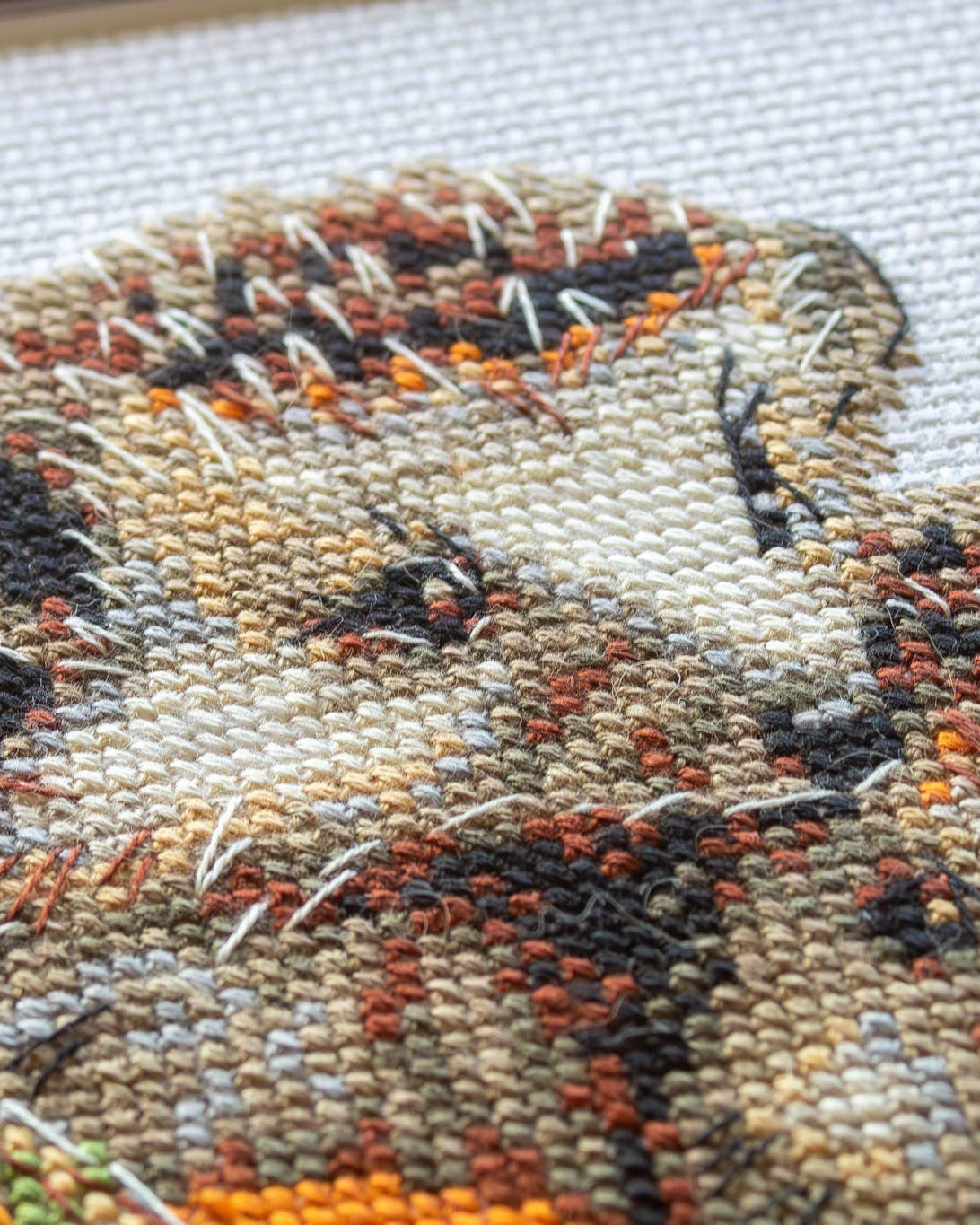 Pindsvin i høsten – AINE Broderikit (20 x 20 cm)