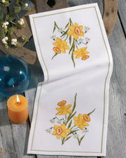 Påskeliljer bordløber – Broderikit (26x64 cm)