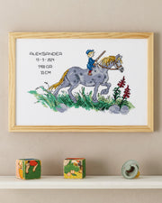 Fødselsbillede med Emil & hest – Broderikit (30 x 20 cm)