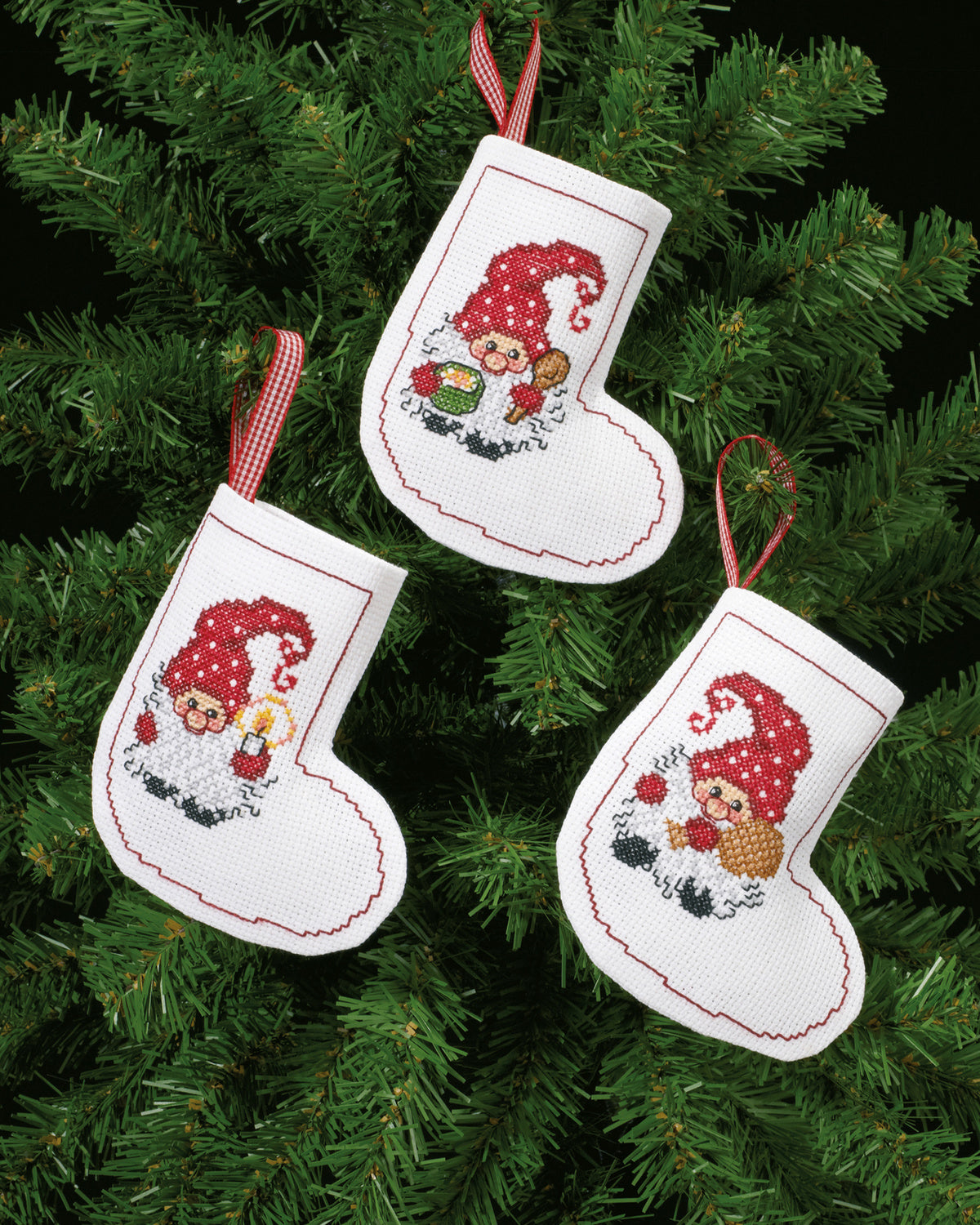 Små Julesokker med Nisser – Broderikit (11x12 cm) 3 stk