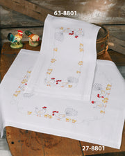Dug med Hønsefamilien – Broderikit (80 x 80 cm)