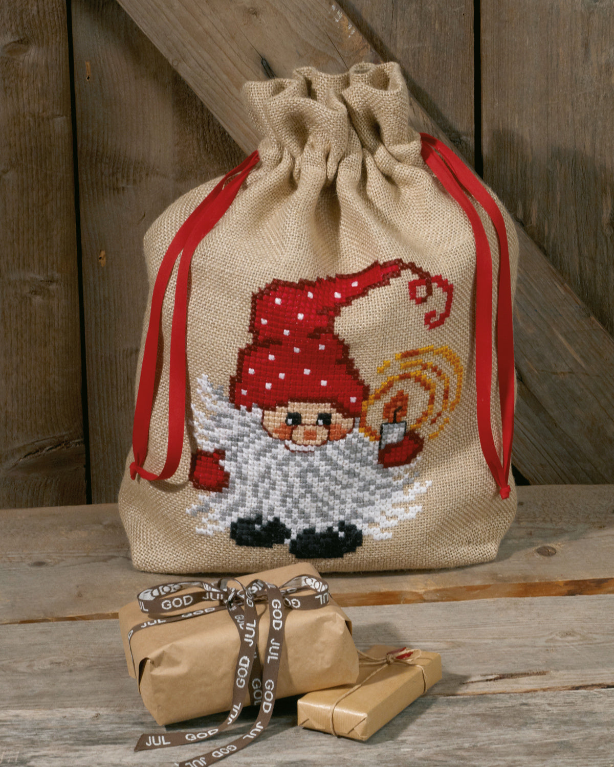 Nisse med Lys Julesæk - Broderikit (39x55 cm)