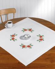 Dug med valmuer – Broderikit (80 x 80 cm)