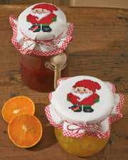 Syltetøjslåg med nisse – Broderikit (Ø16 cm) 2-pak