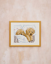 Hvalpe i Kurv – Broderikit (43 x 34 cm)